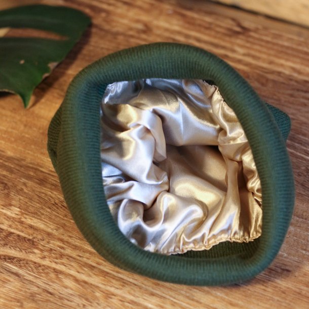 GlamAura Velours Beanie